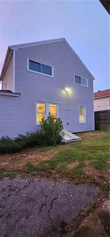 71 Aylsworth Ave, Woonsocket, RI 02895 photo 12