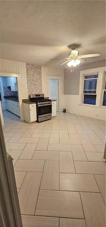 71 Aylsworth Ave, Woonsocket, RI 02895 photo 8