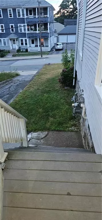 71 Aylsworth Ave, Woonsocket, RI 02895 photo 4