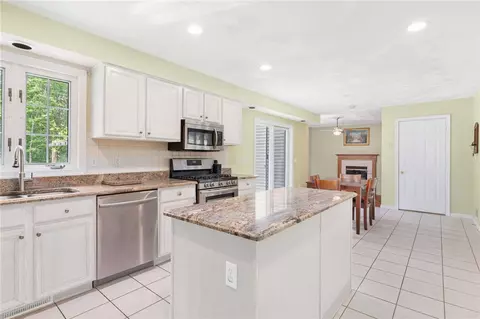 Kitchen - 52 Ginger Trl, Coventry, RI 02816 photo 3 of 3