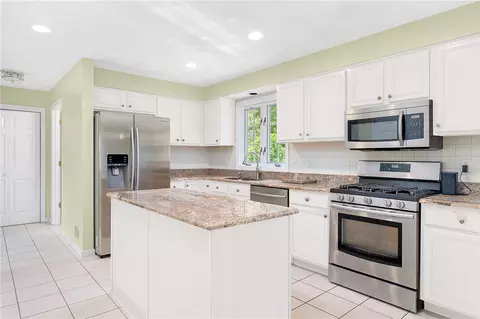 Kitchen - 52 Ginger Trl, Coventry, RI 02816 photo 2 of 3