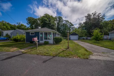 46 State St, Warwick, RI 02889