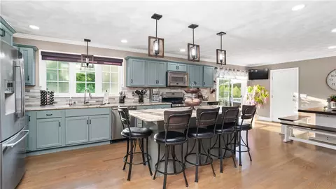 31 Kings Xing, Exeter, RI 02822 photo 6