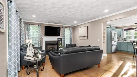 31 Kings Xing, Exeter, RI 02822 photo 4