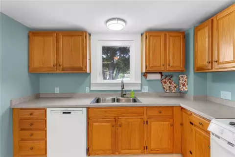 9 Ward Ave, Westerly, RI 02891 photo 10