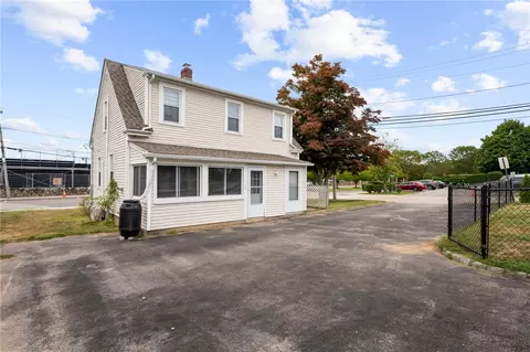 9 Ward Ave, Westerly, RI 02891 photo 4