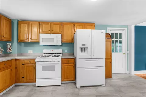 9 Ward Ave, Westerly, RI 02891 photo 12