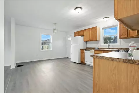 33 Dome St #A, Providence, RI 02908