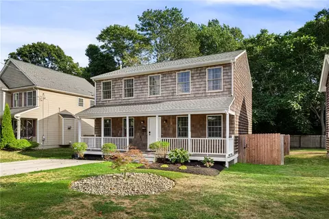 14 Mechanic St, South Kingstown, RI 02879