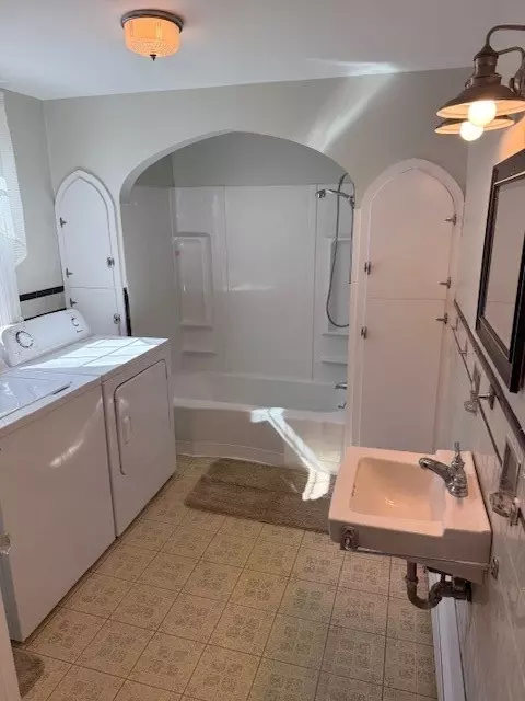 Bath - 93 Manila Ave, Woonsocket, RI 02895 photo 3 of 3