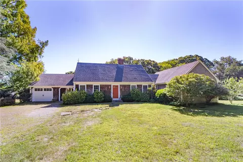 10 Winslow Rd, Little Compton, RI 02837