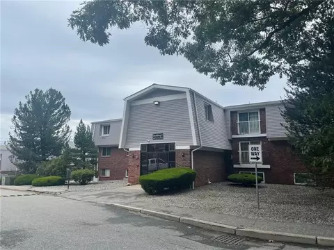 300 Smithfield Rd #30, North Providence, RI 02904