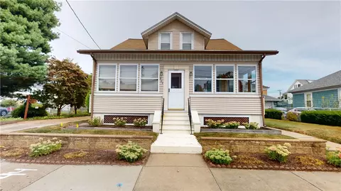 304 Hughes Ave, Pawtucket, RI 02861