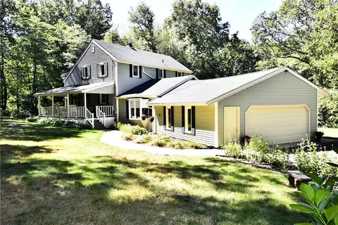 287 Tomaquag Rd, Ashaway, RI 02804