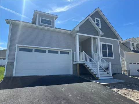 38 Weston Ave, North Kingstown, RI 02852