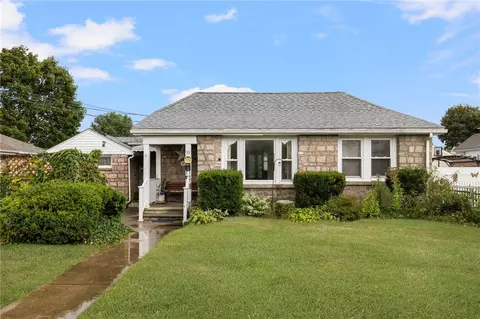 33 Busby St, Pawtucket, RI 02860