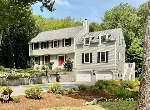 15 Ezechiel Carre Rd, East Greenwich, RI 02818