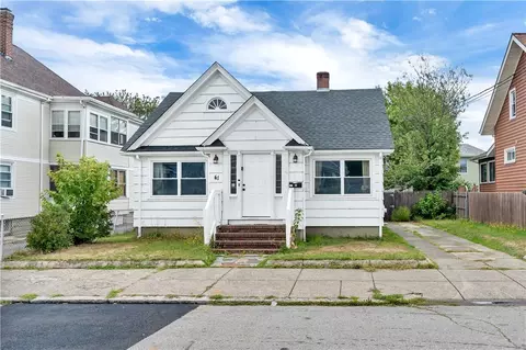 41 Calder St, Pawtucket, RI 02861