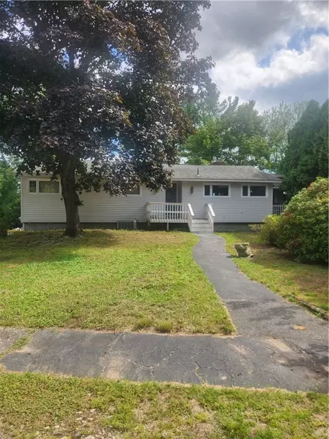 63 Pond View Dr, Warwick, RI 02886