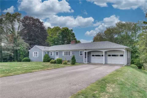 4 Birch Dr, Westerly, RI 02891