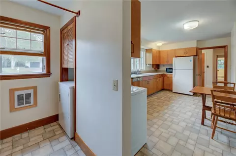 Entry Way - 4 Birch Dr, Westerly, RI 02891 photo 4 of 4
