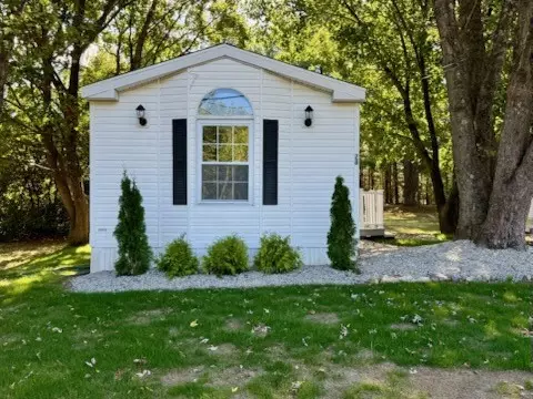 28 Airport Rd, Coventry, RI 02816