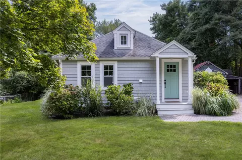 55 S Ferry Rd, Narragansett, RI 02882