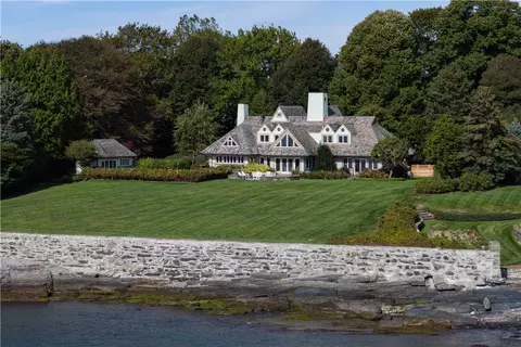 515 Indian Ave, Middletown, RI 02842