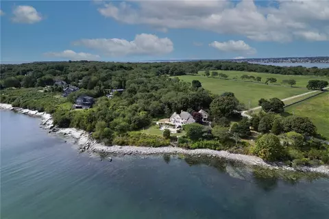 115 Beavertail Rd, Jamestown, RI 02835