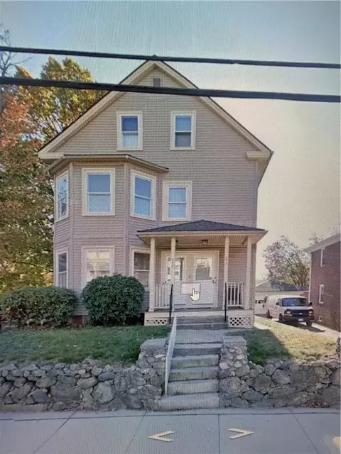 848 Smith St, Providence, RI 02908