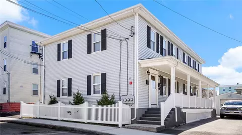 18 Roma St, Bristol, RI 02809