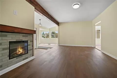 Living - 211 Irving Rd, Warwick, RI 02888 photo 3 of 11