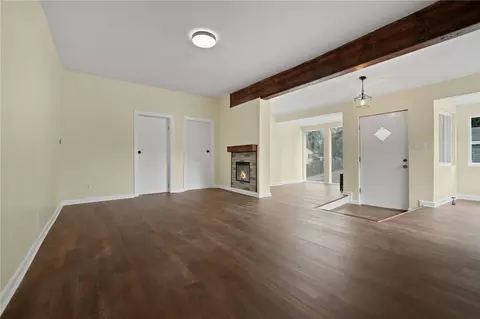 Living - 211 Irving Rd, Warwick, RI 02888 photo 1 of 11