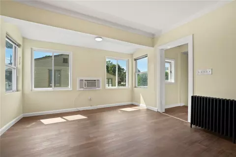 Living - 211 Irving Rd, Warwick, RI 02888 photo 6 of 11