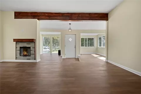 Living - 211 Irving Rd, Warwick, RI 02888 photo 4 of 11
