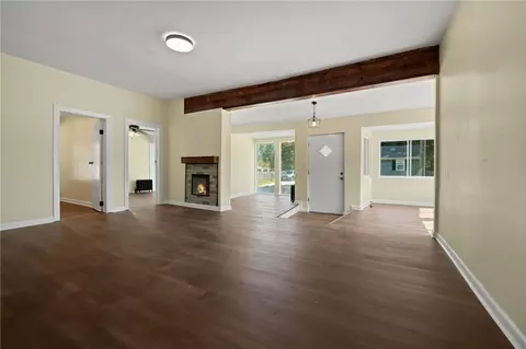 Living - 211 Irving Rd, Warwick, RI 02888 photo 2 of 11