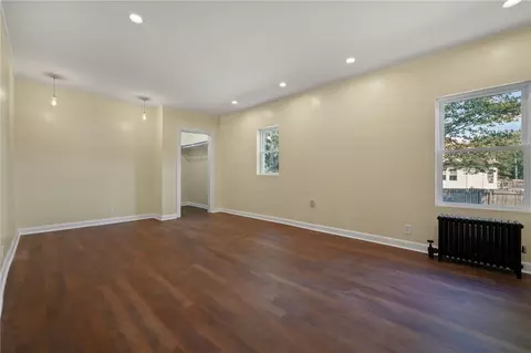 Living - 211 Irving Rd, Warwick, RI 02888 photo 10 of 11