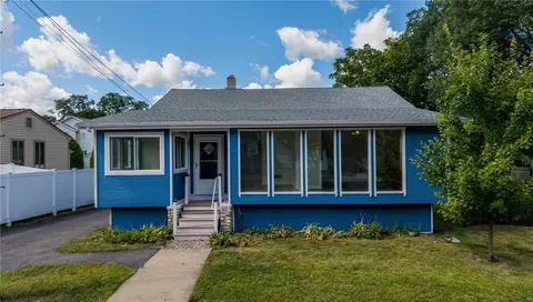 211 Irving Rd, Warwick, RI 02888