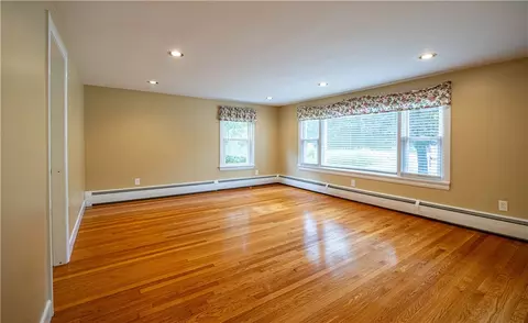 Living - 989 Putnam Pike, Glocester, RI 02814 photo 1 of 3