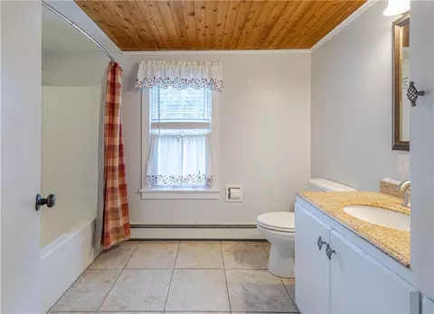 Bath - 989 Putnam Pike, Glocester, RI 02814 photo 1 of 4