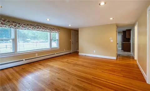Living - 989 Putnam Pike, Glocester, RI 02814 photo 2 of 3