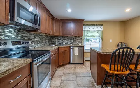 Kitchen - 989 Putnam Pike, Glocester, RI 02814 photo 3 of 4