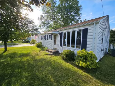 Exterior - 35 Grotto Ave, Warwick, RI 02888 photo 3 of 5