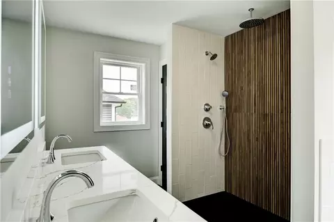 Bath - 226 St Louis Ave, Woonsocket, RI 02895 photo 5 of 6