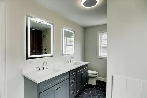 Bath - 226 St Louis Ave, Woonsocket, RI 02895 photo 4 of 6