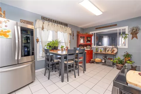 41 Verdun St, Woonsocket, RI 02895 photo 7