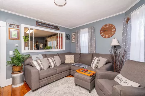 41 Verdun St, Woonsocket, RI 02895