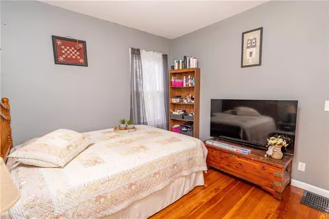 41 Verdun St, Woonsocket, RI 02895 photo 10
