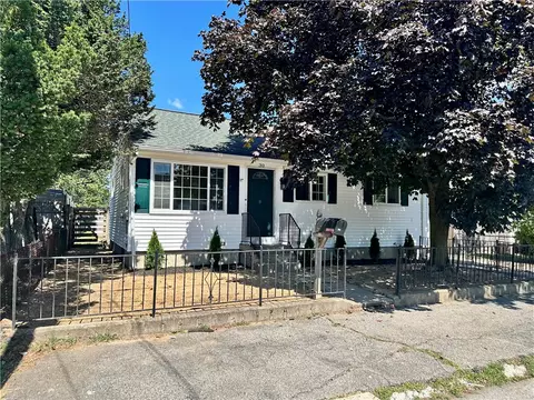 30 Manuel St, Pawtucket, RI 02861