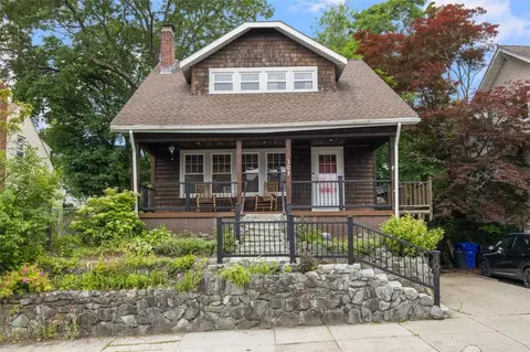 107 Sheffield Ave, Pawtucket, RI 02860